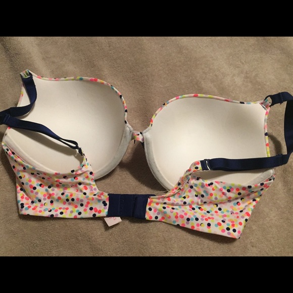 Victoria’s Secret Push Up bra - Picture 2 of 3